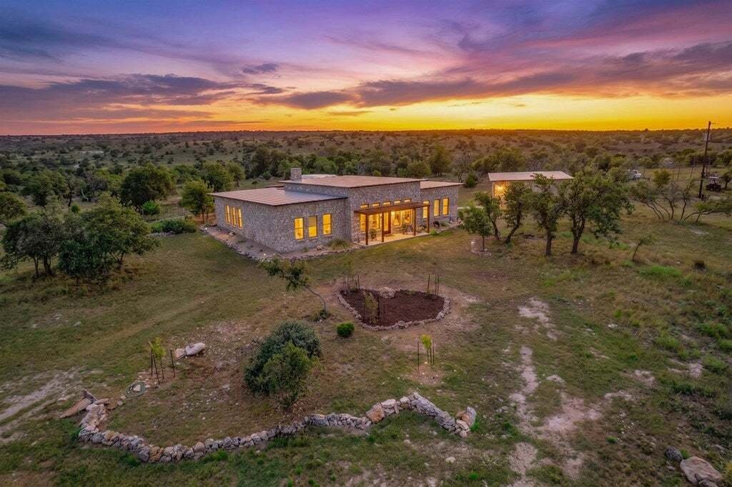 House in Fredericksburg, Texas, United States 2 - 18630835