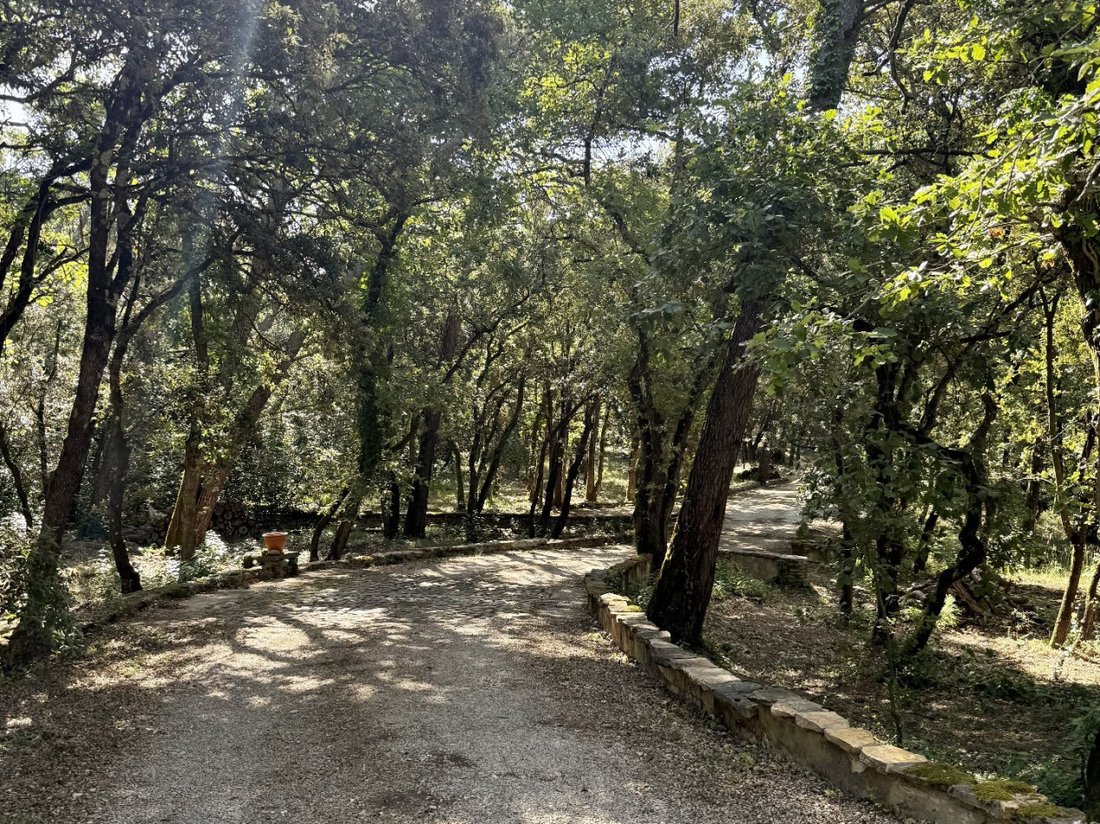 Estate in Uchaux, Provence-Alpes-Côte d'Azur, France 2 - 17693042