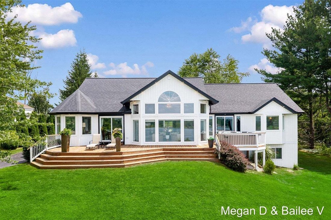 House in Lowell, Michigan, United States 1 - 18630856