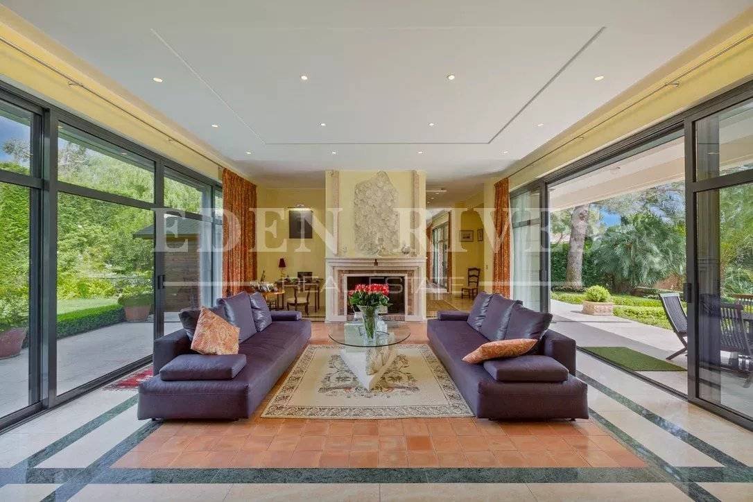 House in Fontmerle, Antibes, France 2 - 17270299