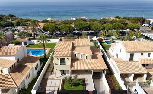 Villa in Praia dos Pescadores, Olhos de Agua, Portugal 1