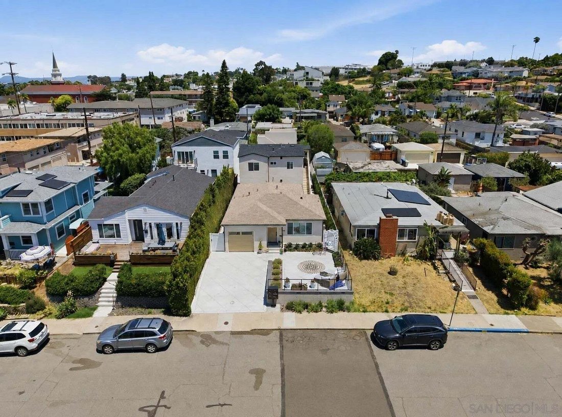 San Diego, California, United States 2 - 18631881