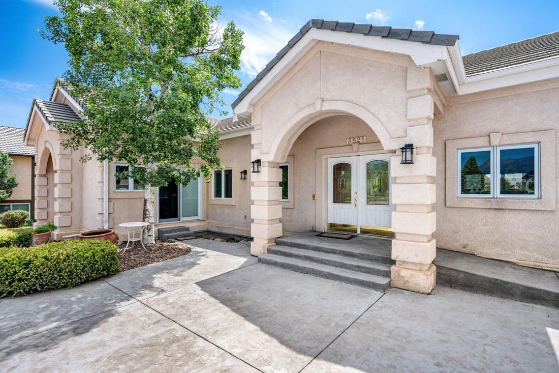House in Colorado Springs, Colorado, United States 2 - 18631553