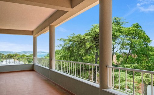 Villa in Oeiras e Sao Juliao da Barra, Paco de Arcos e Caxias, Lisbon, Portugal 1