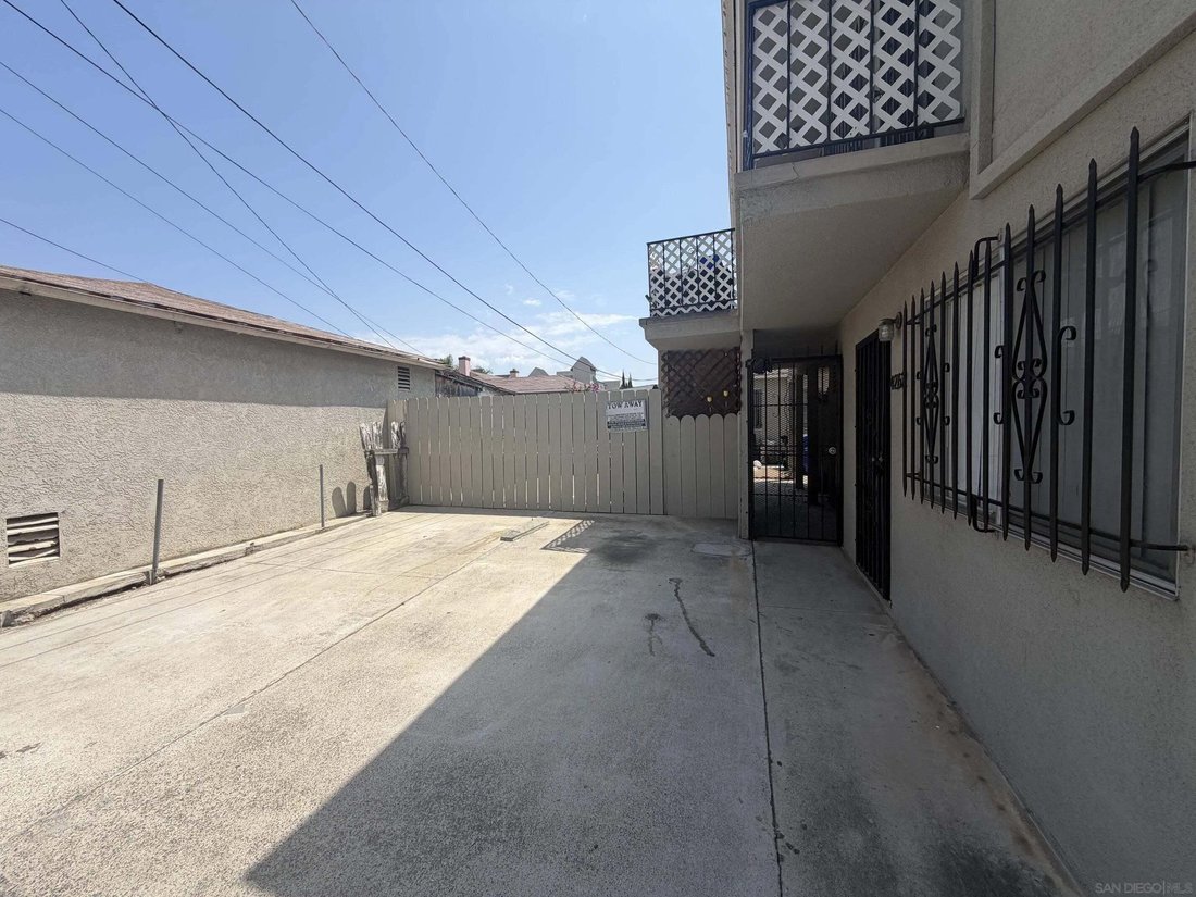 San Diego, California, United States 5 - 18631897