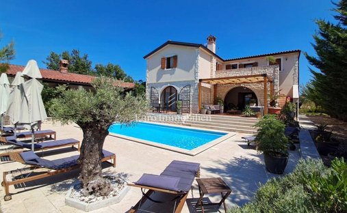 House in Cabrunici, Istria County, Croatia 1
