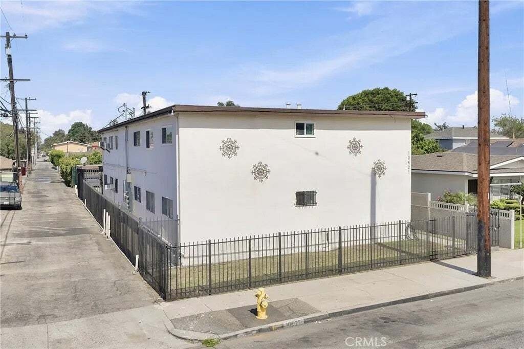 South Gate, California, United States 1 - 18631867