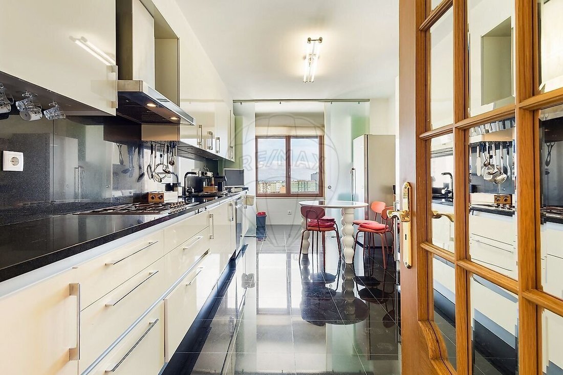 Apartment in Areeiro, Lisbon, Portugal 5 - 18631851