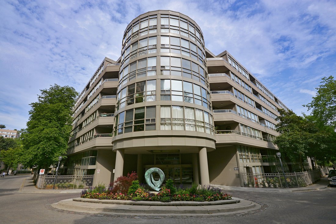 Condo in Toronto, Ontario, Canada 2 - 18631763