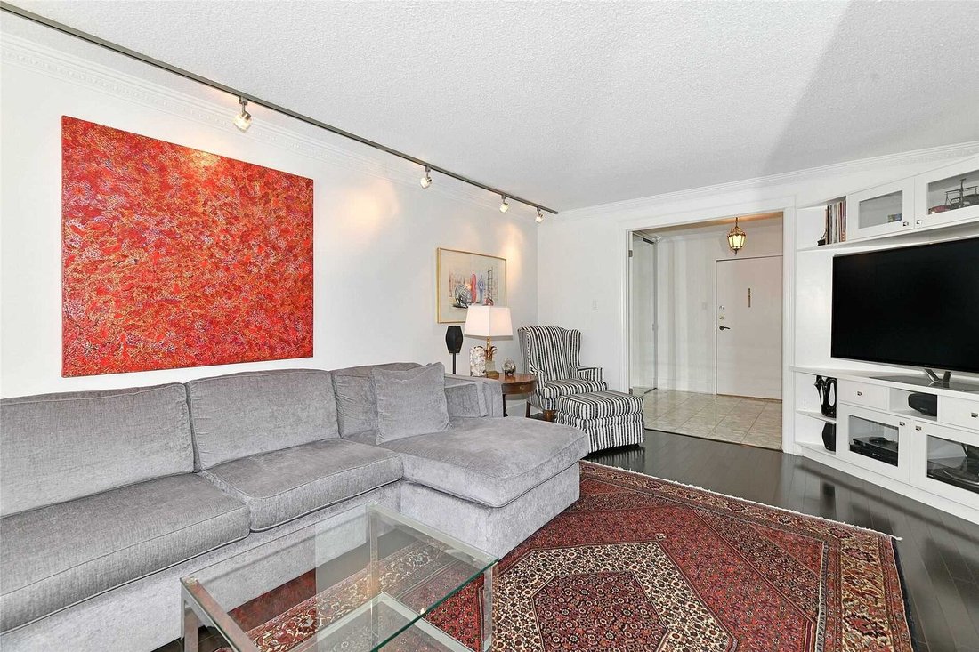 Condo in Toronto, Ontario, Canada 5 - 18631763