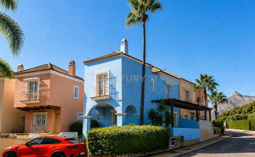 Villa in Nueva Andalucia, Marbella, Spain 1