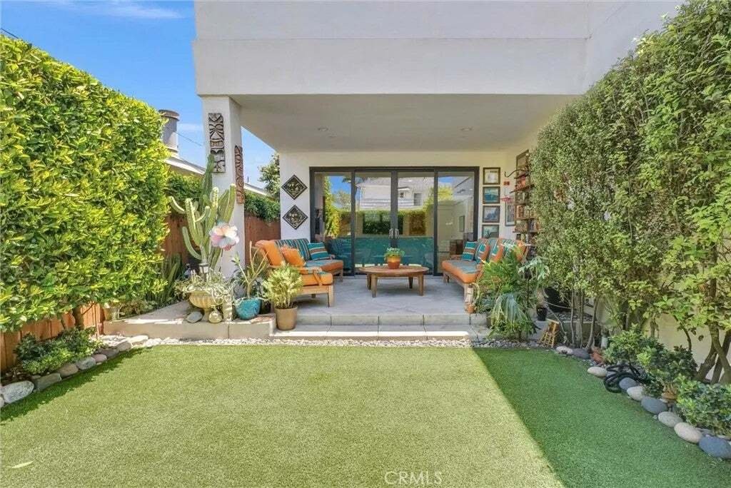 House in Signal Hill, California, United States 3 - 18123044