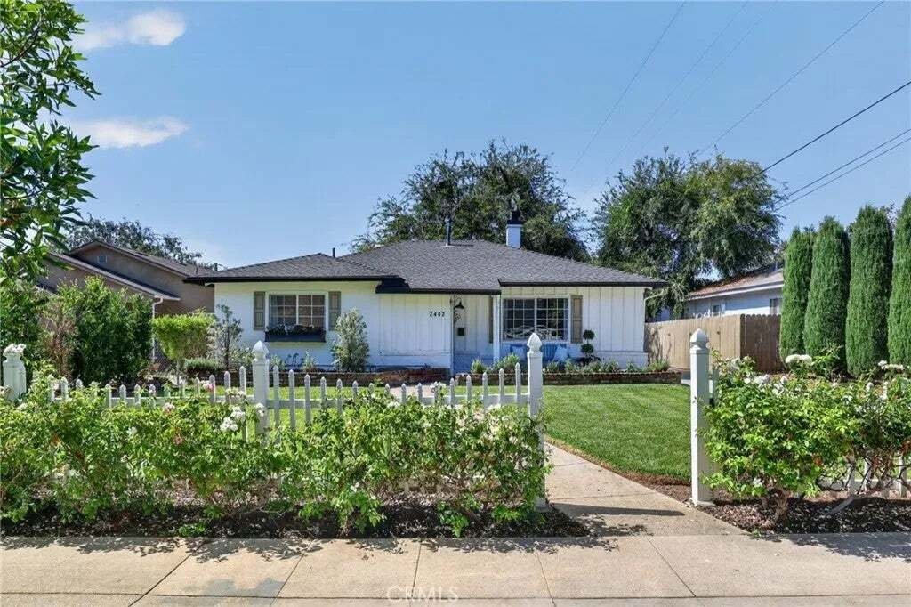 Altadena, California, United States 1 - 18631904