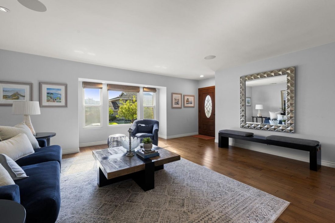 House in Signal Hill, California, United States 5 - 18631588