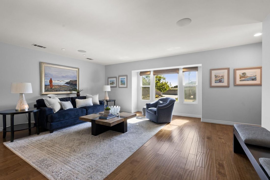 House in Signal Hill, California, United States 2 - 18631588