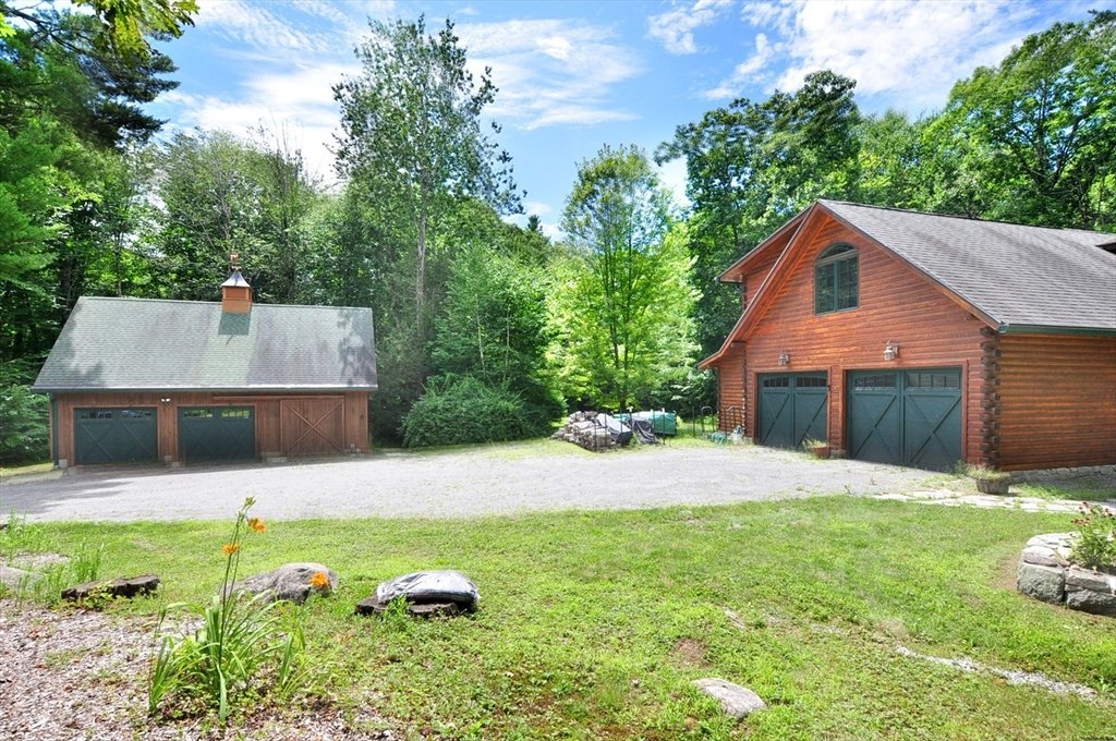 House in Tolland, Massachusetts, United States 3 - 18631504