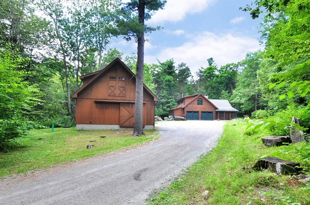 House in Tolland, Massachusetts, United States 4 - 18631504