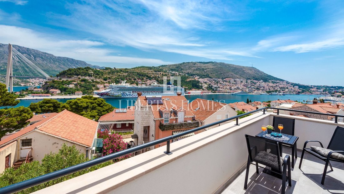 Apartment in Gradski kotar Lapad, Dubrovnik, Dubrovnik-Neretva County 3 - 18631637