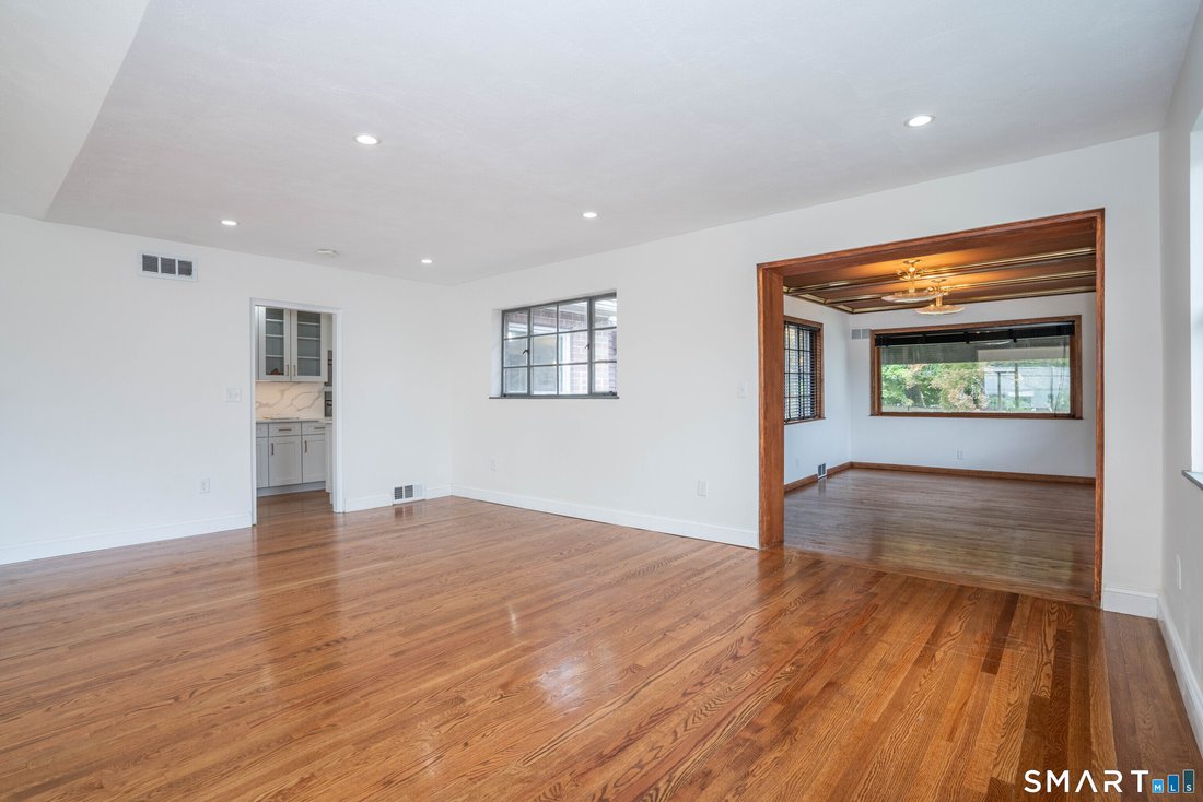 House in West Hartford, Connecticut, United States 3 - 18584897
