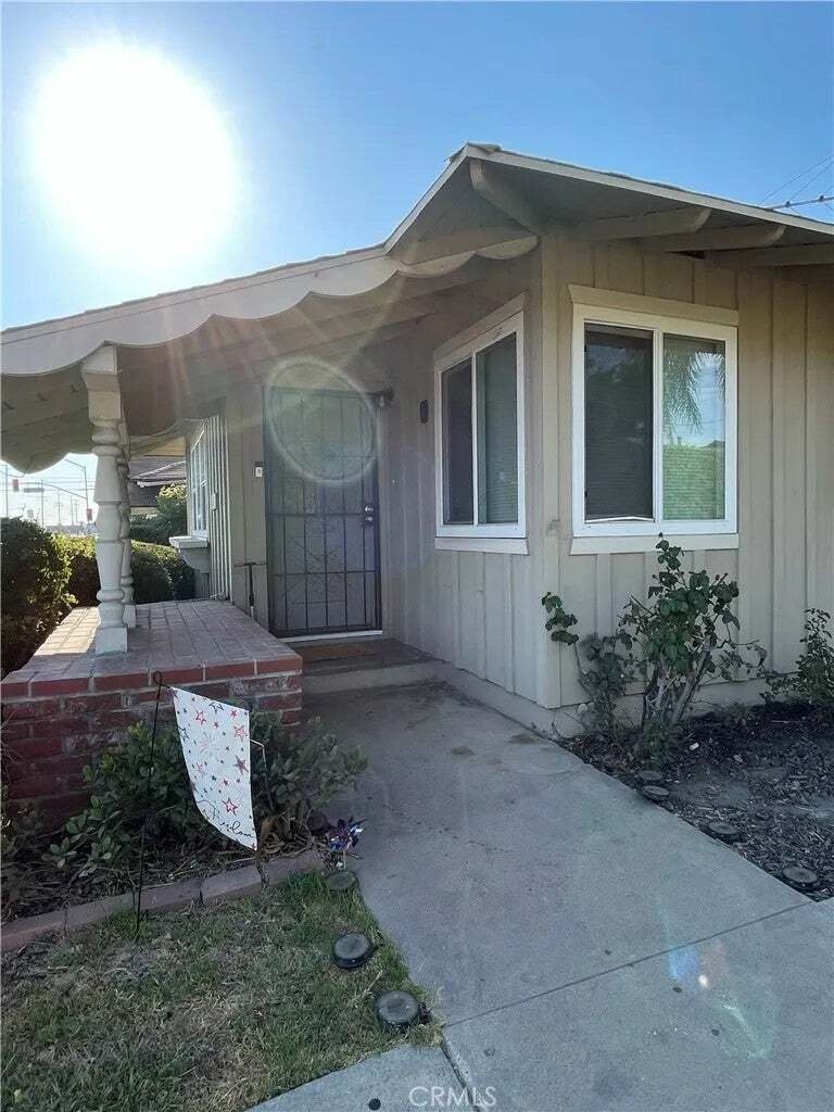 Orange, California, United States 4 - 18573723