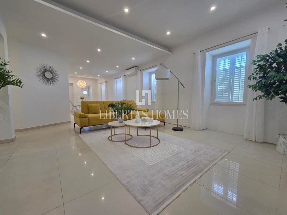 Apartment in Gradski kotar Gruz, Dubrovnik, Dubrovnik-Neretva County 4 - 18631654