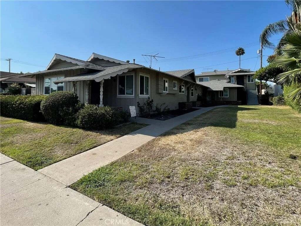 Orange, California, United States 1 - 18573723