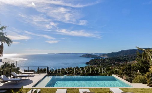 Estate in Rayol-Canadel-sur-Mer, Provence-Alpes-Côte d'Azur, France 1