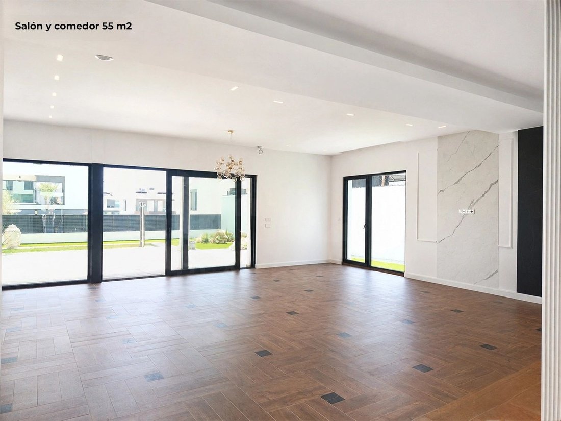 Townhouse in Villaviciosa de Odon, Comunidad de Madrid, Spain 4 - 18632153