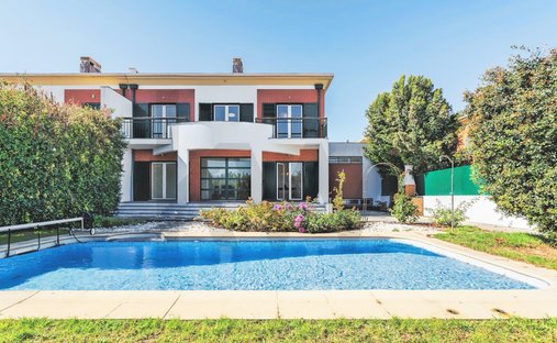 House in Barcarena, Lisbon, Portugal 1