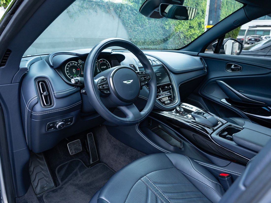 Suv in Beverly Hills, CA, United States 3 - 18632095