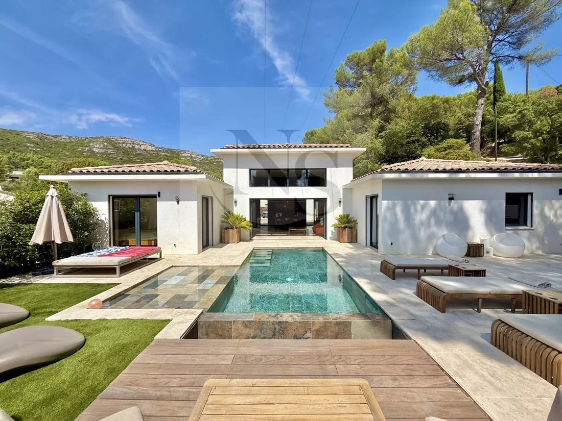 Villa in La Bouilladisse, Provence-Alpes-Côte d'Azur, France 1 - 18632121