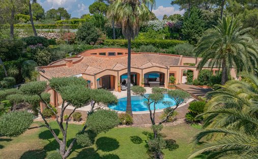 Villa in Mougins, Provence-Alpes-Côte d'Azur, France 1