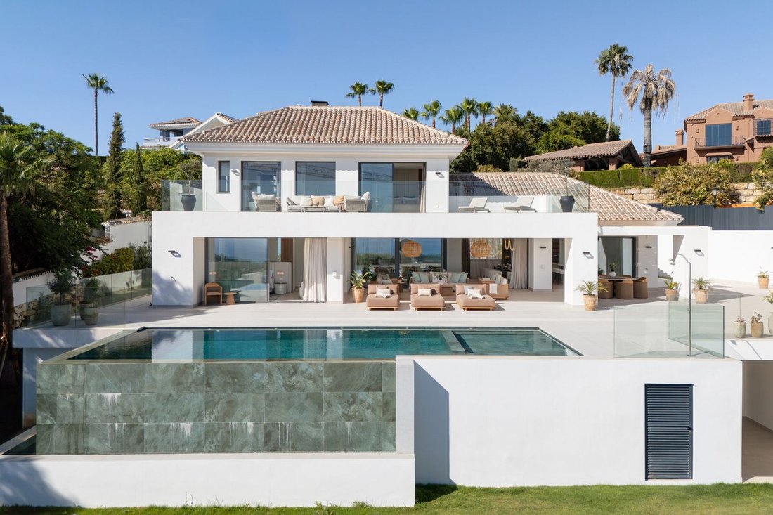 Villa in Elviria-Cabopino, Marbella, Spain 1 - 18632175
