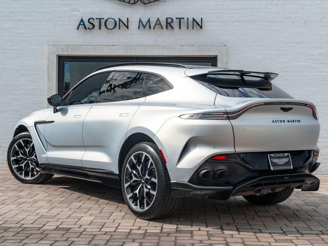 Suv in Beverly Hills, CA, United States 2 - 18632095