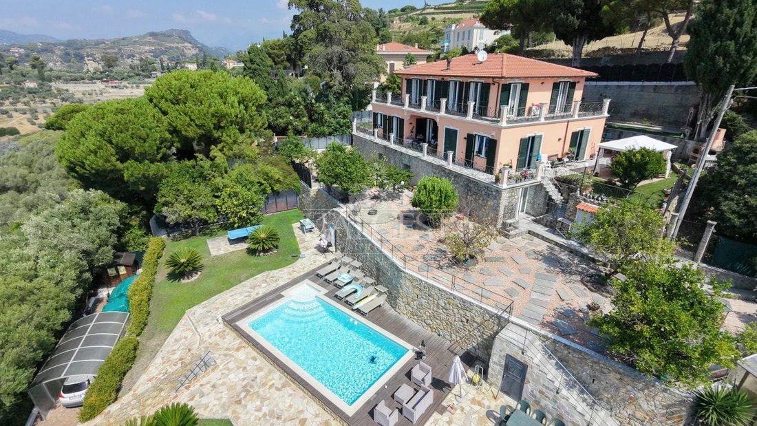 Villa in Bordighera, Liguria, Italy 3 - 18631979