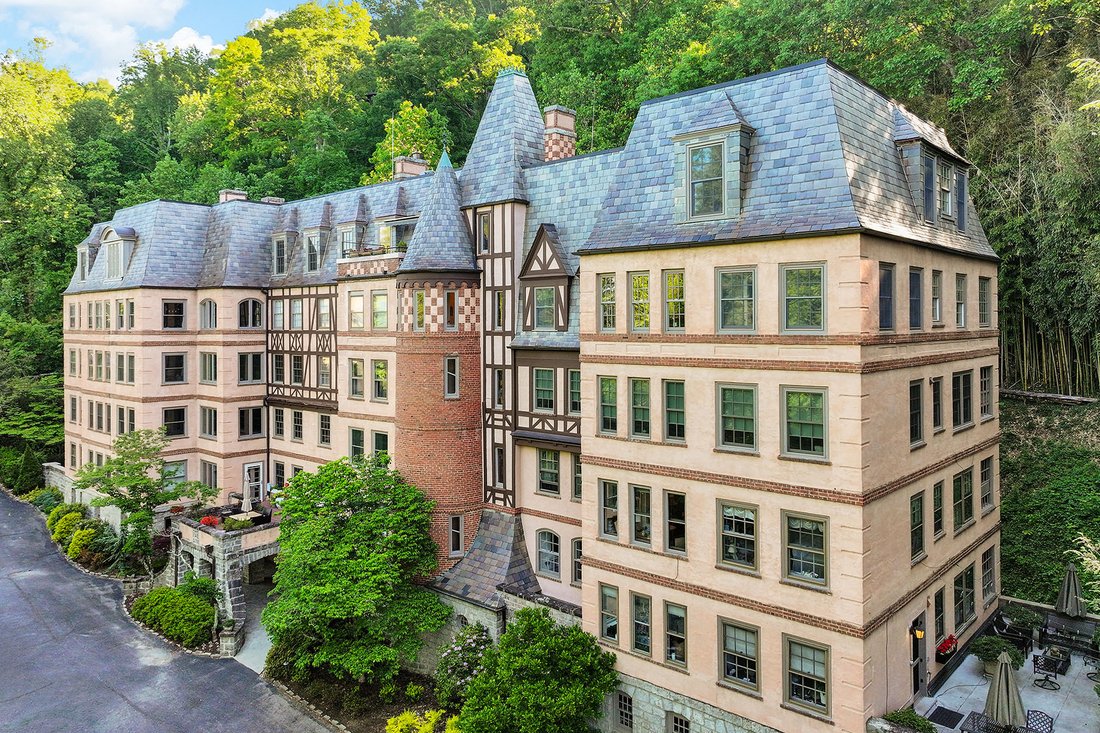 House in Asheville, North Carolina, United States 1 - 17927245