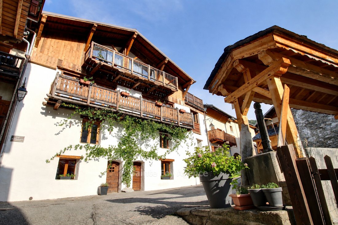 House in Sainte-Foy-Tarentaise, Auvergne-Rhône-Alpes, France 1 - 18525548