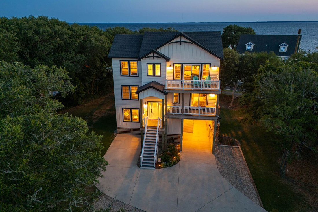 Kitty Hawk, North Carolina, United States 1 - 18632050
