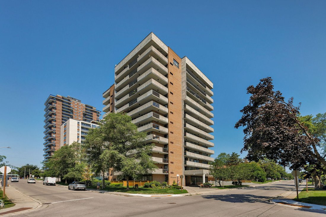 Condo in Mississauga, Ontario, Canada 2 - 18632059