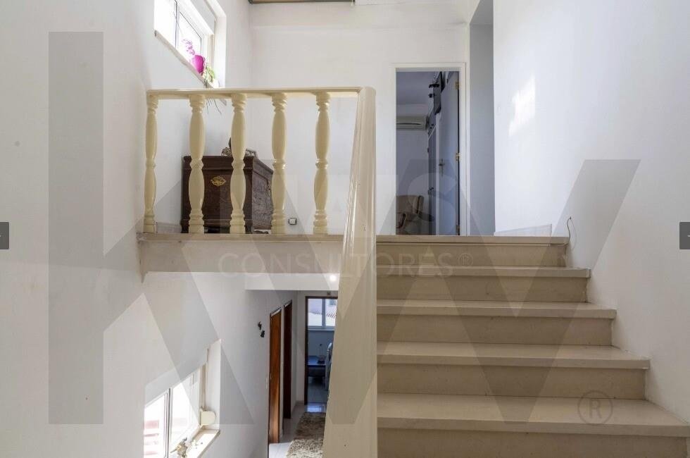 Townhouse in Ramada e Canecas, Lisbon, Portugal 2 - 18632115