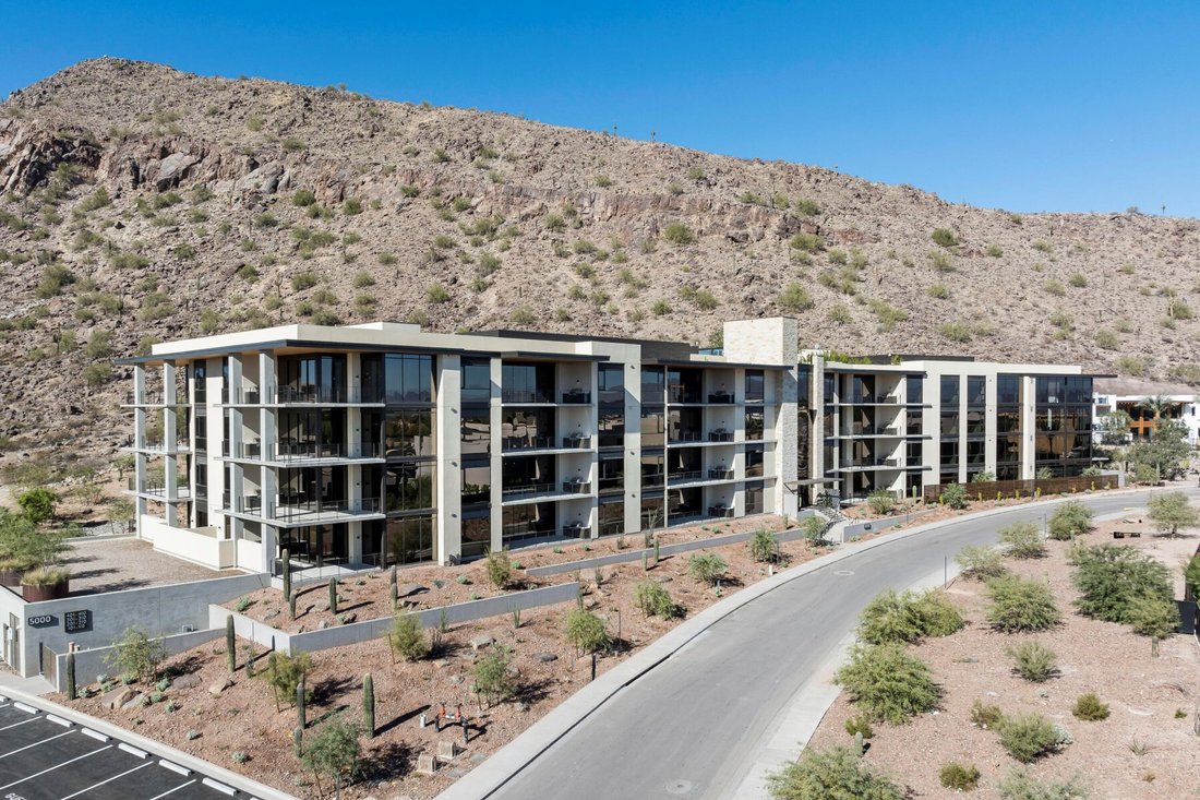 Paradise Valley, Arizona, United States 2 - 16676452