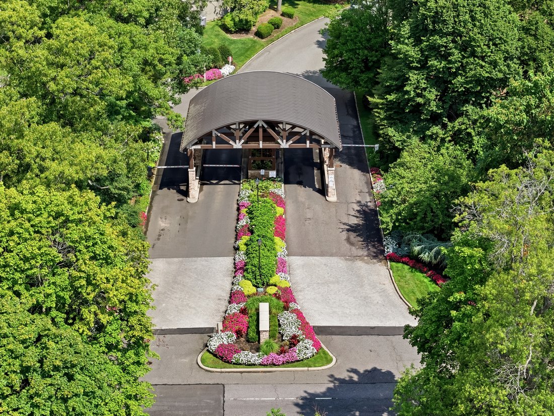 Condo in Jericho, New York, United States 1 - 18632056