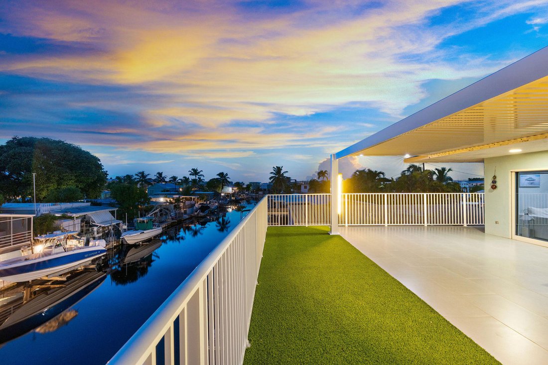 House in Key Colony Beach, Florida, United States 2 - 18632034