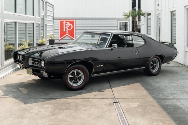 Coupe in Bellevue, WA, United States 2 - 18632144