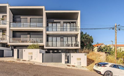 Villa in Santa Iria de Azoia, Sao Joao da Talha e Bobadela, Lisbon, Portugal 1