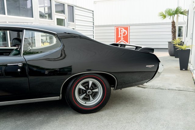 Coupe in Bellevue, WA, United States 5 - 18632144
