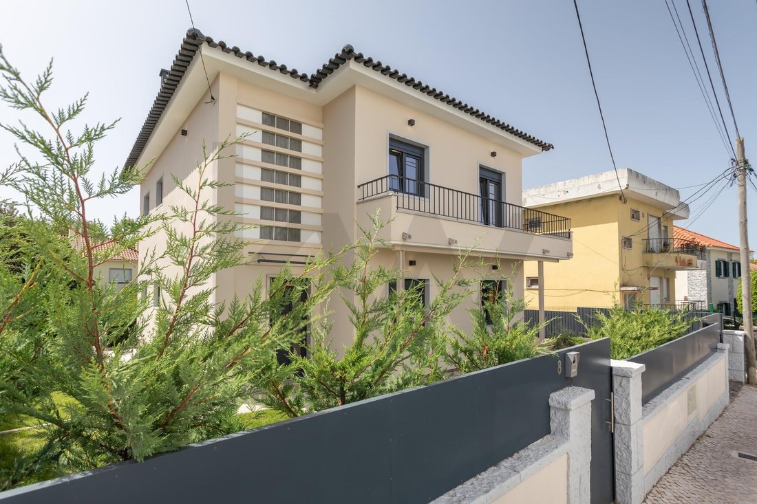 Townhouse in Carcavelos e Parede, Lisbon, Portugal 4 - 18632090