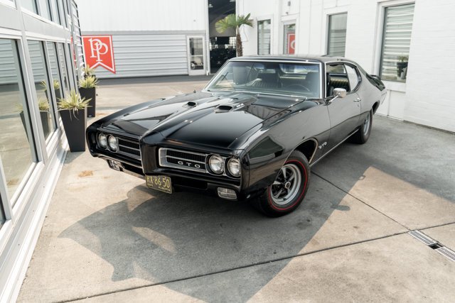 Coupe in Bellevue, WA, United States 3 - 18632144