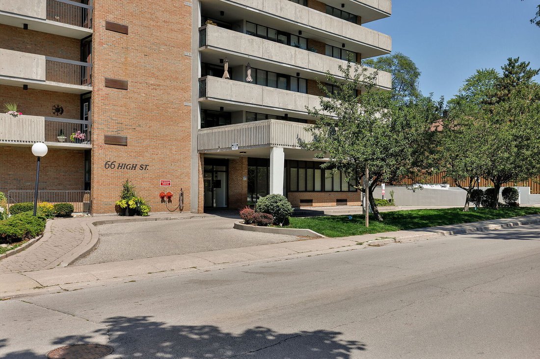 Condo in Mississauga, Ontario, Canada 3 - 18632059