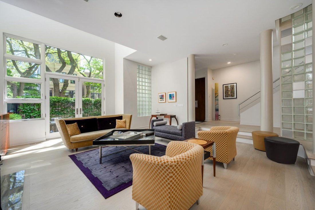 House in Chicago, Illinois, United States 4 - 18632027